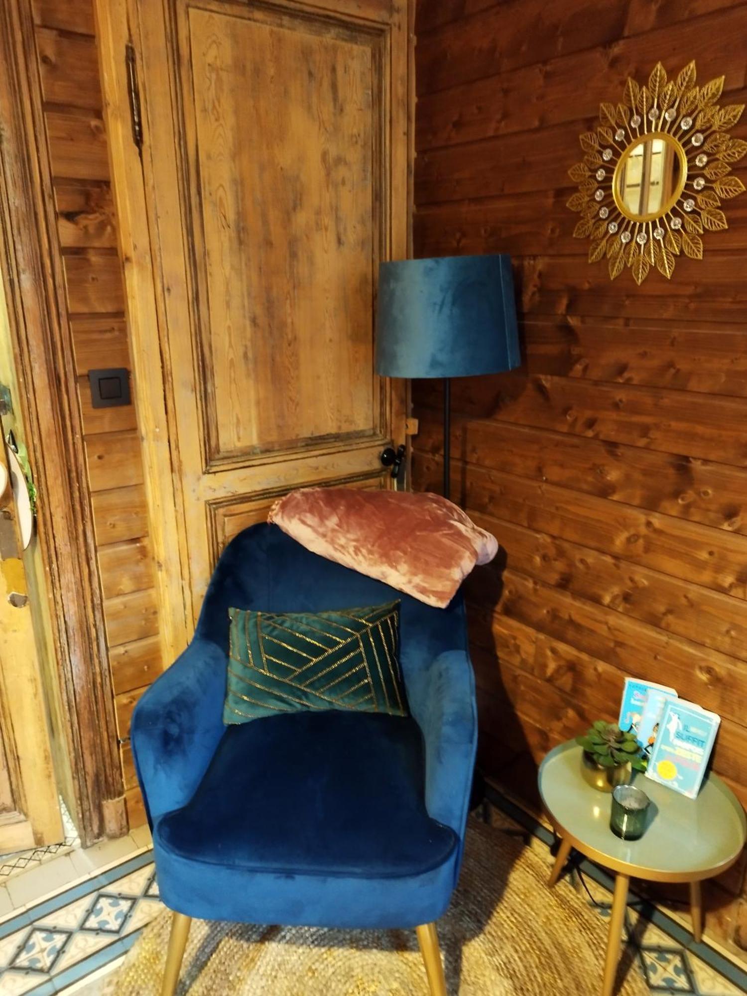 Maison D'Hote Les Notes Endormie Chambre Secrete Berzee エクステリア 写真