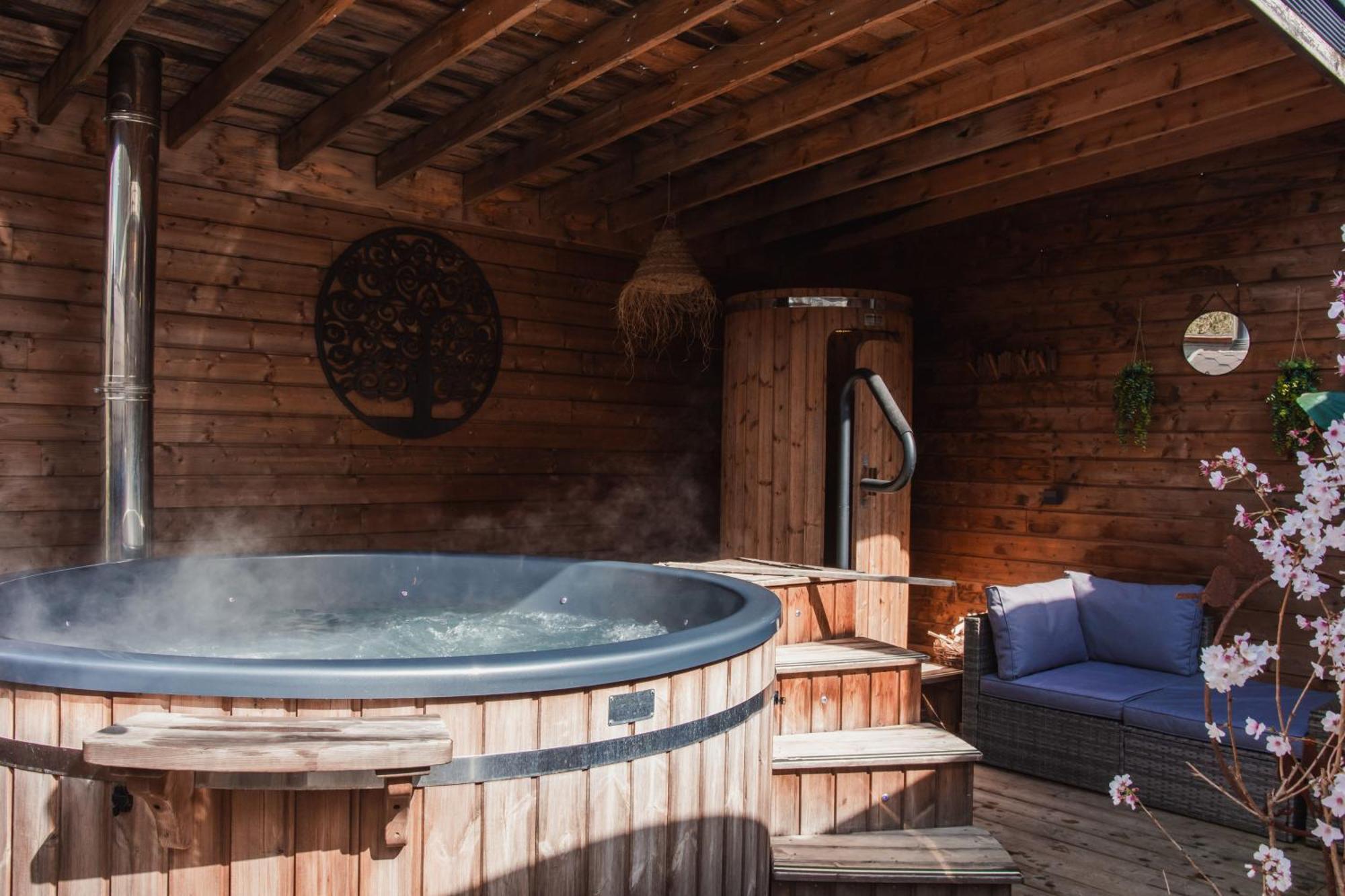 Maison D'Hote Les Notes Endormie Chambre Secrete Berzee エクステリア 写真
